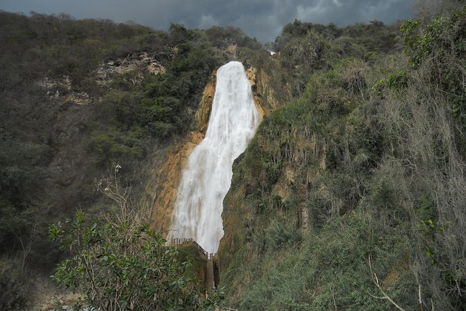 El Chiflon Waterfalls and Montebello Lakes National Park Day Trip - Who Should Consider This Tour