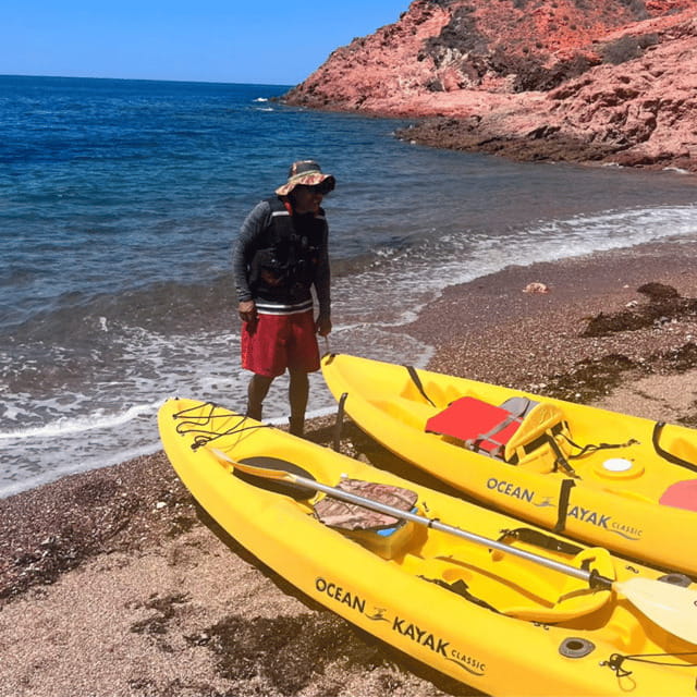 El Colorado: beach tour and hiking in Cerro Colorado - Kayaking in the Baja California Sea
