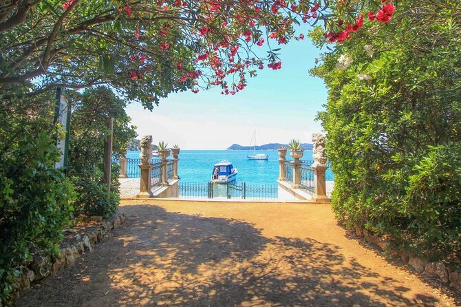 Elaphite Islands Cruise and Blue Cave Snorkeling Boat Tour from Dubrovnik - The Boat and Crew: Comfort and Capacity