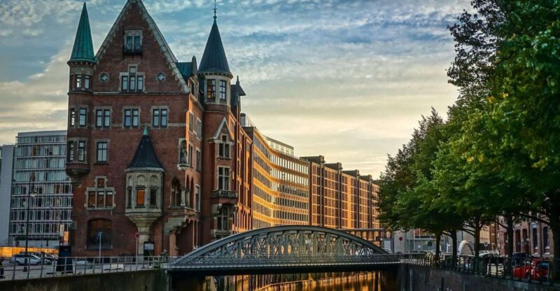 Elbphilharmonie, Speicherstadt & HafenCity Private Tour - Explore Hamburg’s Historic Waterfront and Modern Landmarks