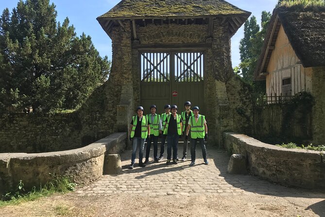 Electric 2-wheeler tour of the Chateau Park and Gardens - What’s Included and What to Keep in Mind