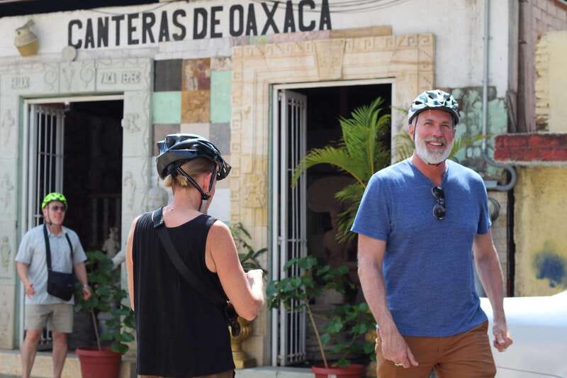 Electric bike gastronomic tour through Oaxaca. - Guide’s Role and Cultural Insights