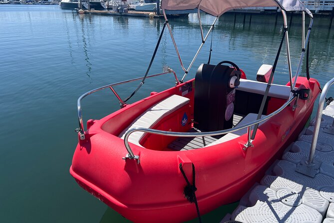 Electric boat Rentals in San Diego Bay. Family friendly boating - Bring Your Own Food for a Waterside Picnic