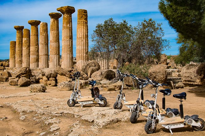 Electric scooter tour inside the Valley of the Temples Agrigento - The Role of the Guide and Audio Commentary