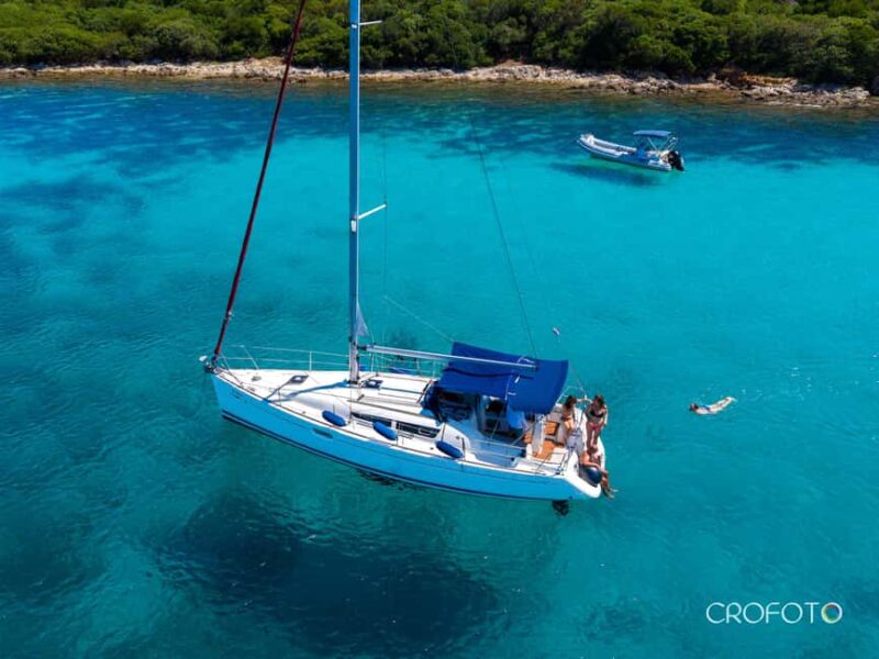 Elegant Yacht Sailing-Half-Day of Pure Bliss - Water Activities at the Island Bay