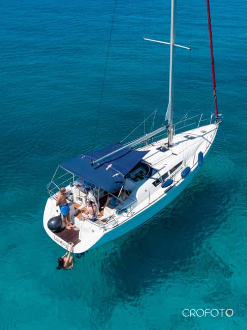 Elegant Yacht Sailing-Half-Day of Pure Bliss - Bringing Your Own Food and Drinks