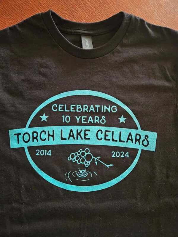 Elk Rapids: Torch Lake Area Movie Star Wine Tour (No Bus) - The Scenic Views and Local Atmosphere
