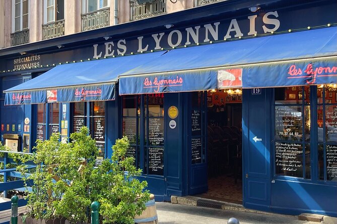 Embark on an aperitif journey through the old town - Uncovering Lyon’s Culinary Heritage and Famous Districts