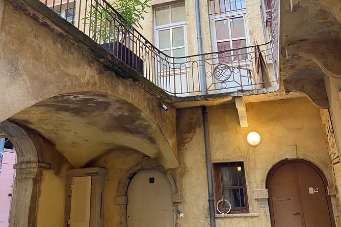 Embark on an aperitif journey through the old town - Practical Details and Accessibility