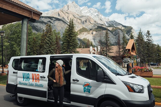 Emerald Lake Escape Day Tour: Waterfalls & Canyon Wonders - Iconic Views at Morant’s Curve