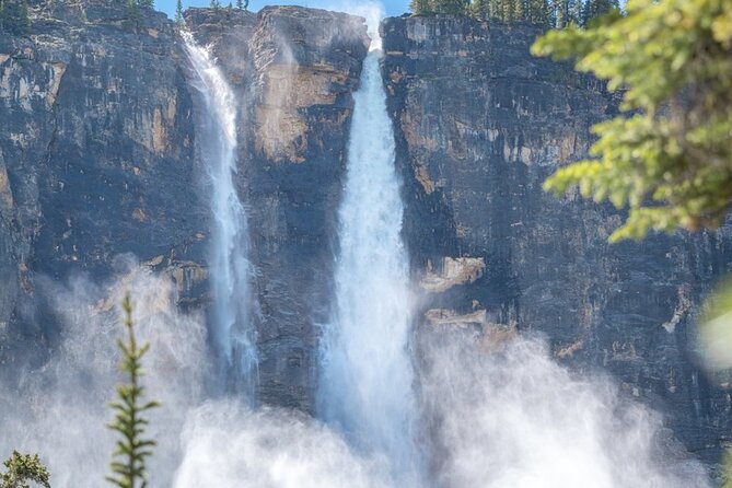 Emerald Lake Escape Day Tour: Waterfalls & Canyon Wonders - Vistas at Vermilion Lakes Lookout