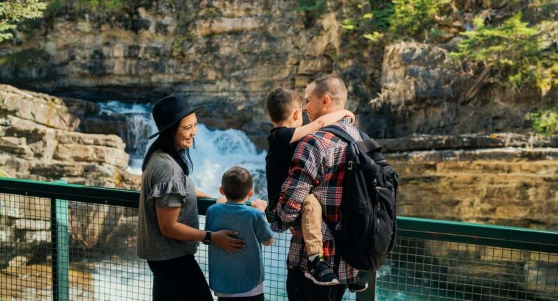 Emerald Lake,Lake Louise JohnstonCanyon&Banff Tour - Visiting Lake Louise and Its Glacier Views