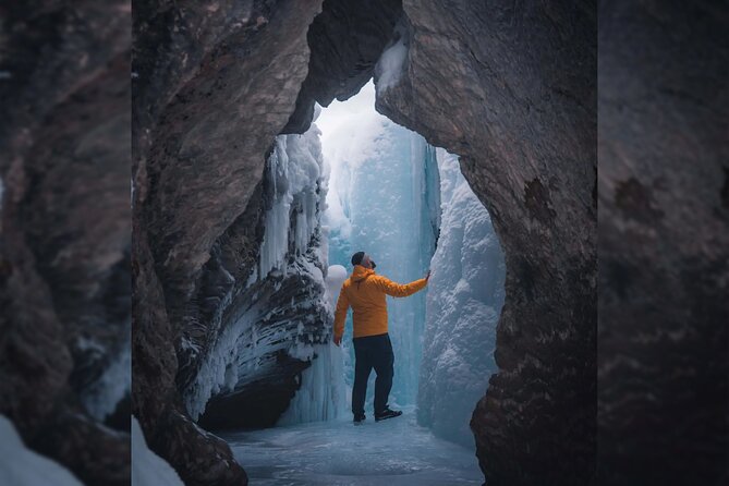 Emerald Lake,Natural Bridge, Wapta Falls & Takakkaw Falls in Yoho - Witnessing the Power of Wapta Falls (Summer Only)