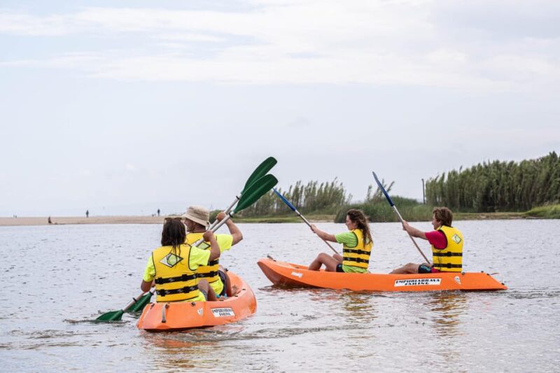 Empuriabrava: kayak trip - The Experience of the Guides and the Group Atmosphere