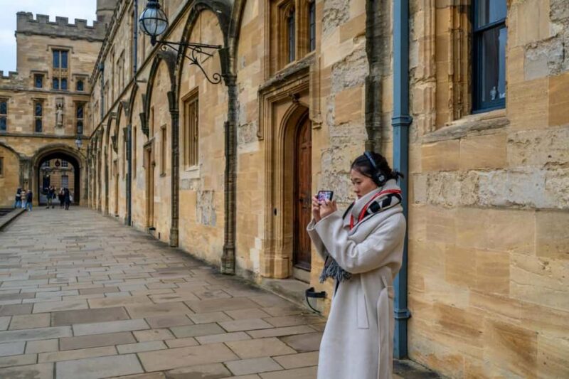 Enchanted Oxford: A Christmas Private Walking Tour - Key Points
