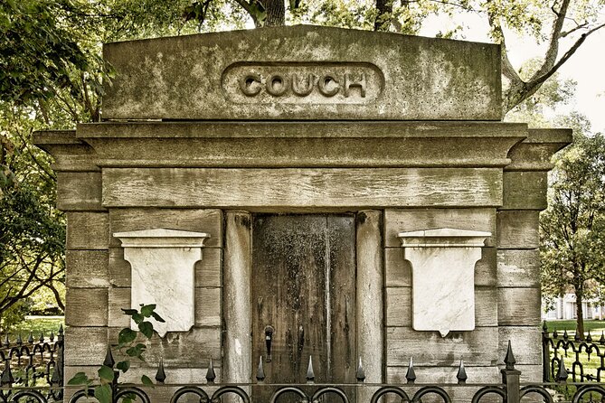 Enchanted Pedicab Tour History & Secrets of Lincoln Park - Explore the Lincoln Park Conservatory’s Glasshouse