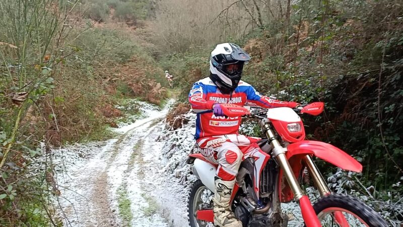 Enduro Ride three hours - Carregado, Lisboa - Language Options and Booking Flexibility