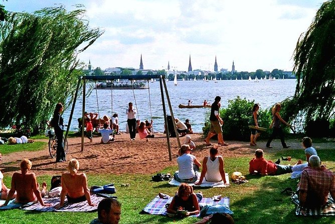 ENGLISH GUIDED BIKE TOUR HAMBURG - Alsterlake District (min.4) - Frequently Asked Questions