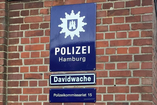 English guided Tour of the "Sinful Mile" Reeperbahn and Red Light District - Exploring Zur Goldenen Handschuh: A Link to Fritz Honka