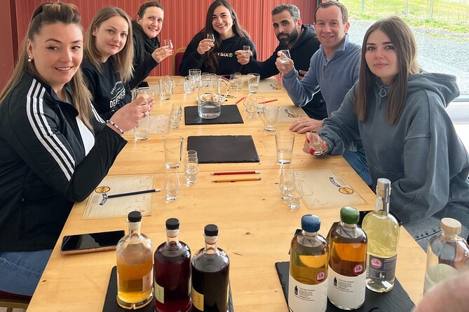 English Speaking Homestay Exploring Edinburgh and National Parks - Key Points