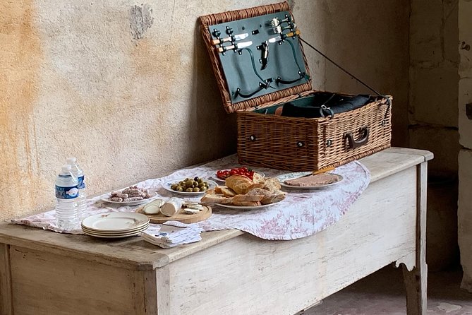 English Speaking Loire Winery Tours originating from Chinon - Comparing Full-Day and Half-Day Options