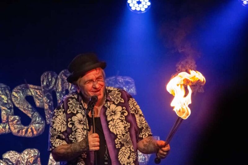 English Stand-Up Comedy Show with Free Pizza and Free Shots - Key Points