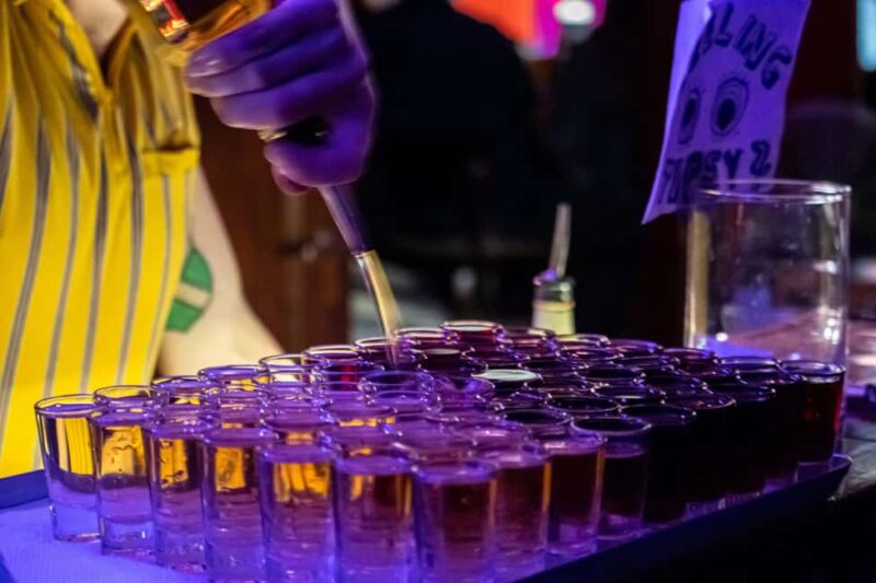 English Stand-Up Comedy Show with Free Pizza and Free Shots - The Food and Drink Experience Before the Show