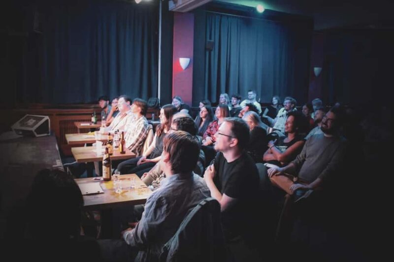 English Stand-Up Comedy Show with Free Pizza and Free Shots - Practical Tips for Attendees