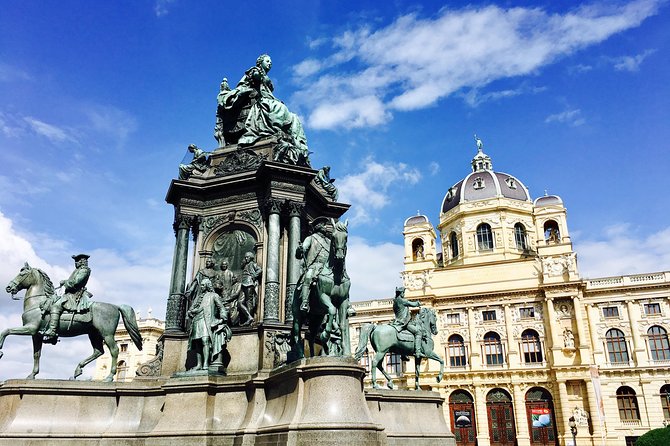 English Vienna Historic Center Guided Walking Tour - The Vibrant Streets: Graben, Kohlmarkt, and Stephansplatz