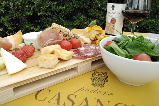 Enjoy a meal with wine tasting in the vineyard of Podere Casanova - Scenic Views and Seasonal Atmosphere
