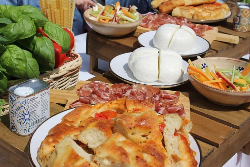 Enjoy a picnic with local products and wine in the Apulian countryside - Key Points