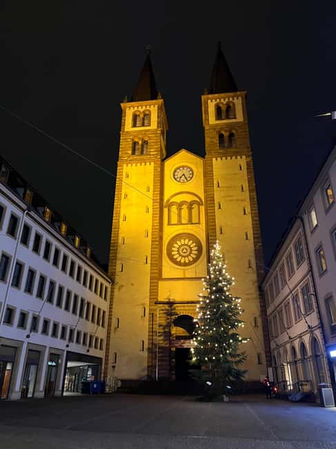 Enjoyable Advent tour: champagne, cookies & mulled wine in Würzburg - Key Points