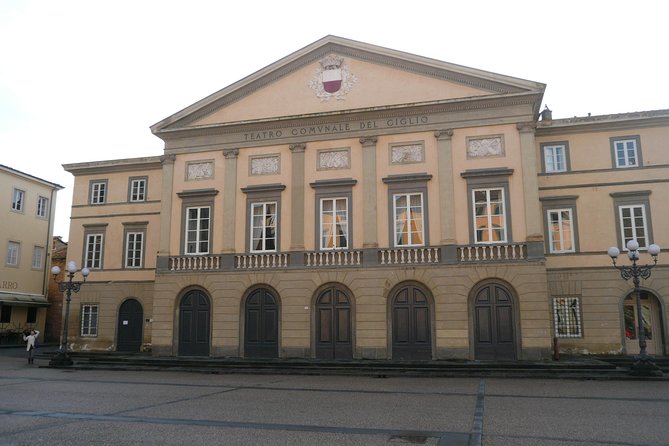 Enjoyable music tour of the historical city of Lucca - Piazza Napoleone and Its Concert Legacy