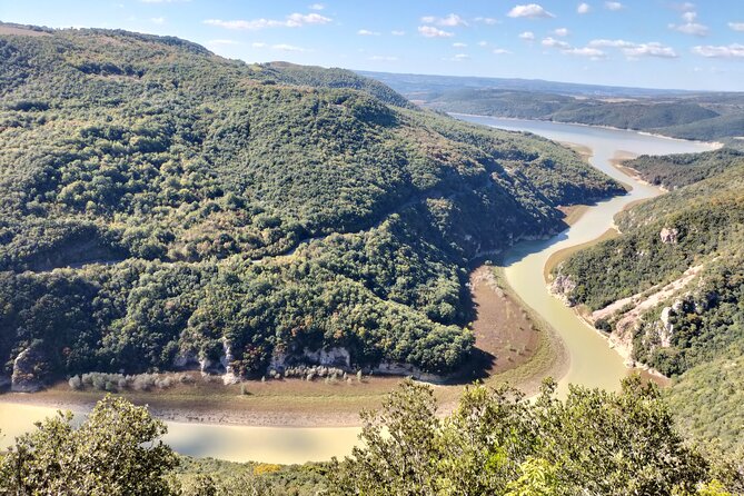 Enobike tour to Lake Corbara and Titignano Castle - Exploring the Castello di Titignano
