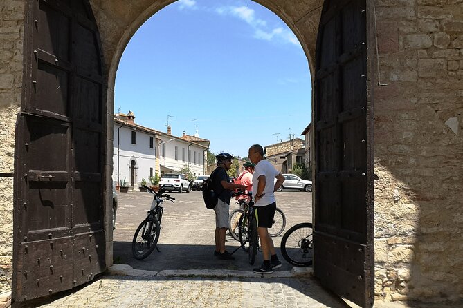 Enobike tour to Lake Corbara and Titignano Castle - Wine Tasting at the Freddano Estate