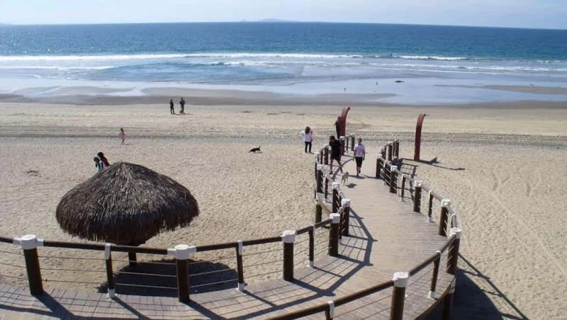 Ensenada: Guided City Highlights Tour with Margarita Tasting - The Guide: Bilingual and Informative