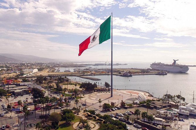 Ensenada Shore Excursion: Blowhole and La Bufadora Tour with Horseback Riding - The Guide and Driver Experience