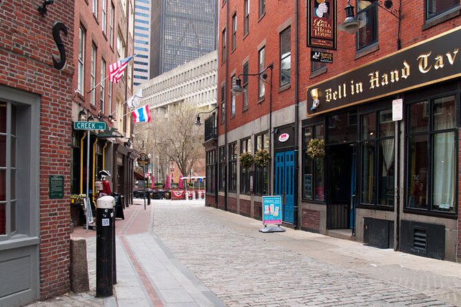 Entire Freedom Trail Walking Tour: Includes Bunker Hill and USS Constitution - The Guide’s Narrative Style and Tour Highlights