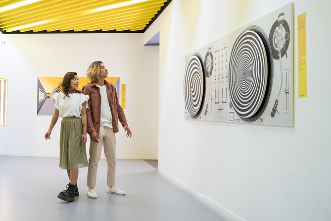 Entrance to the Museum of Illusions Madrid - Practical Tips for Visiting the Museum of Illusions Madrid