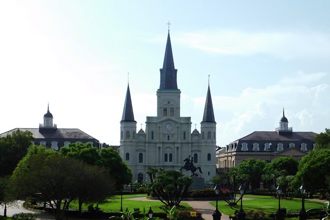 Eras of New Orleans: A History Lover's Walking Tour - Architectural Diversity at Madame John’s Legacy