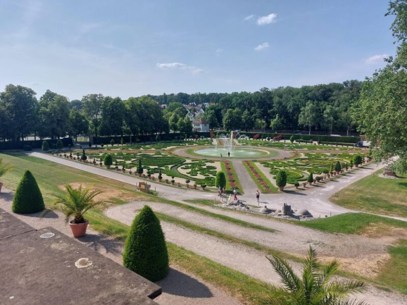 Erotische Stadtführung in Ludwigsburg - Accessibility and Group Size Benefits