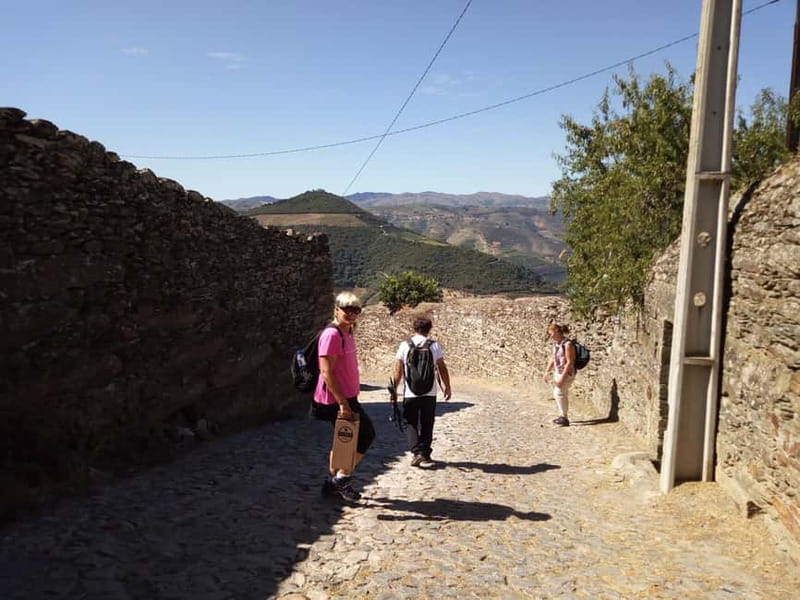 Ervedosa do Douro: Guided Walking Tour with Picnic Lunch - Exploring the Village of Ervedosa do Douro