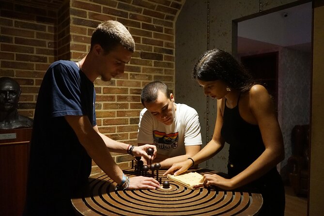 Escape Hunt Experience - The Value of Personal Assistance and Costume Play