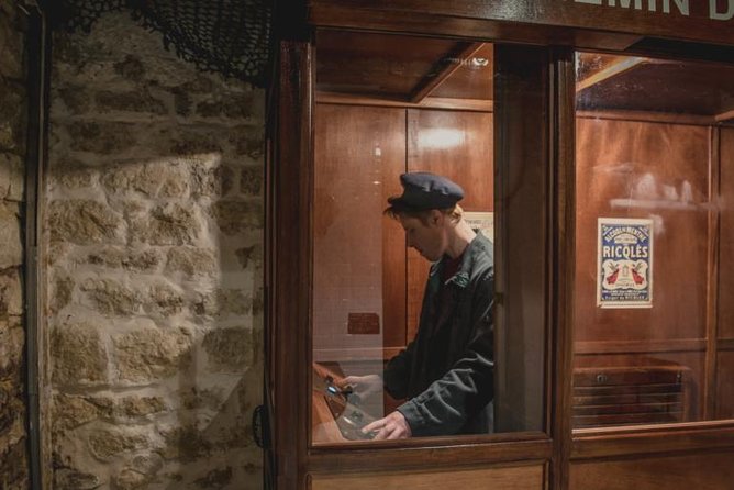 Escape Hunt Paris, Escape Game - The Role of the Guide and Customer Service