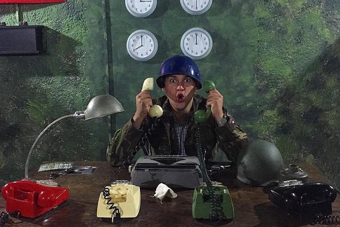 Escape Room in Guadalajara: Save the World in a Bunker - The Experience at Fox in a Box Guadalajara