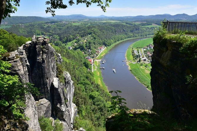 Escape the City: Bohemian and Saxon Switzerland Tour from Dresden - Reaching the Iconic Pravcicka Gate