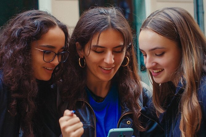 Escaping and spying on the Berlin Wall Scavenger hunt - Route and Locations Along Berlin’s Wall Strip