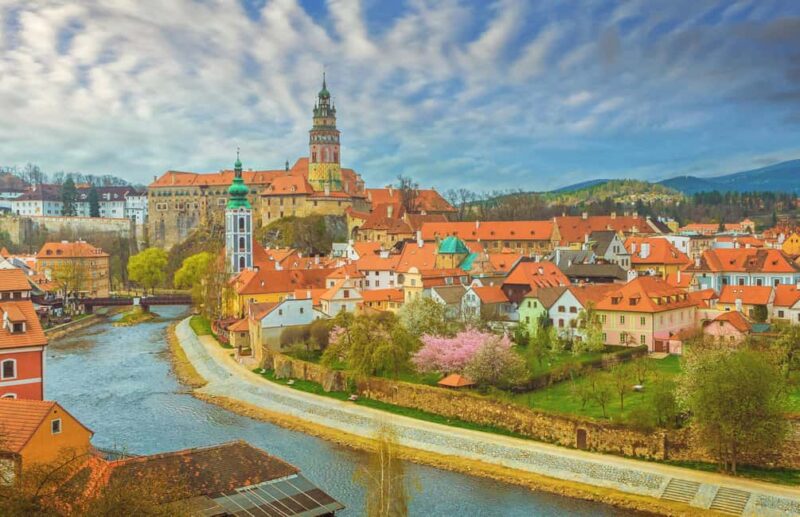 eský Krumlov Family Tour: A Private Walk Through History - Key Points