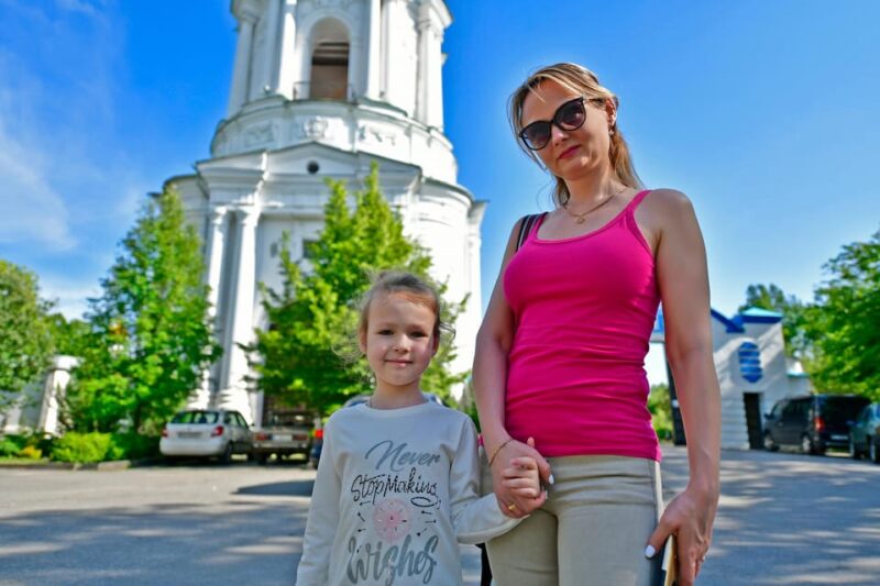 eský Krumlov Family Tour: A Private Walk Through History - Crossing Lazebnický Most: The Historic Bridge
