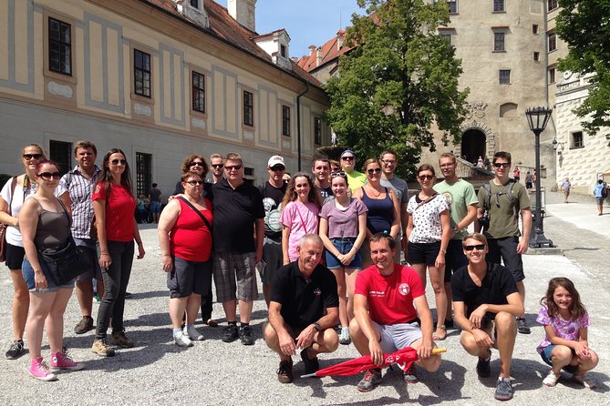 eský Krumlov Free Tour - Practicalities and Accessibility